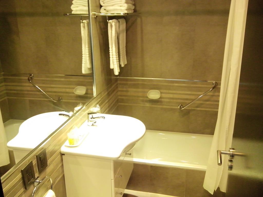 Terra Malal Hotel Chos Malal Quarto foto